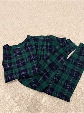 GAP Boys/Unisex Green and Navy Plaid Pajama Set